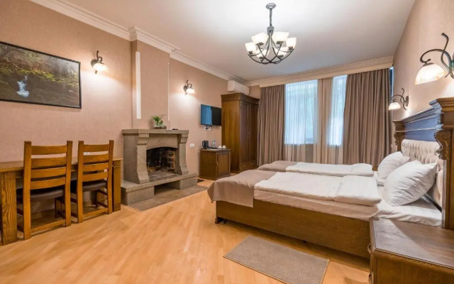 Отель Imperial House