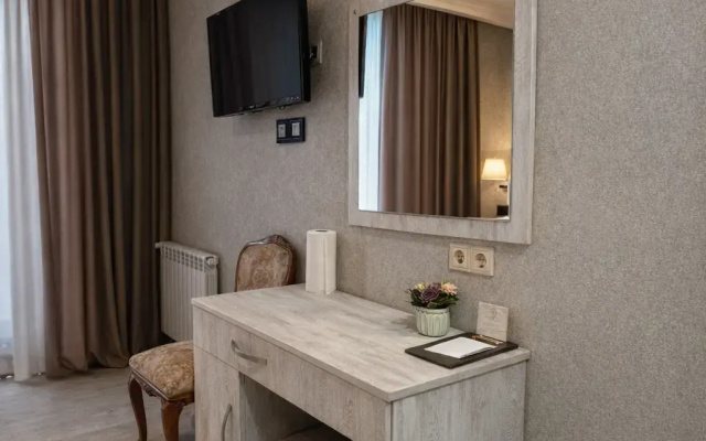 Guest rooms · Tbilisi — photo 15