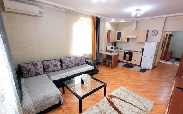 Квартира Золотой квадрат Достык