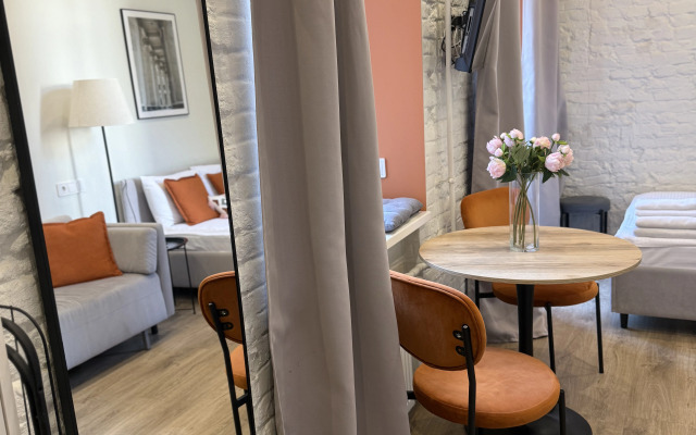 Квартира Студия с французским балконом Tina Rental Studio