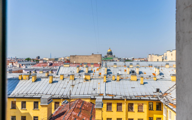 Квартира Яркая с видом на купол Исаакиевского собора