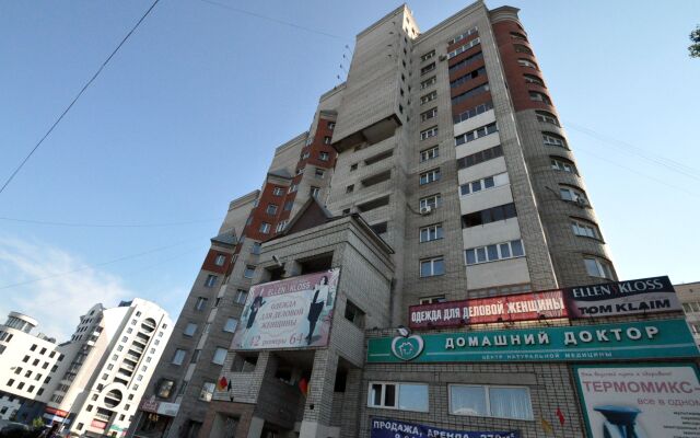 Гостиница на Проспекте Красноармейском,81 в Барнауле отзывы, цены и фото номеров - забронировать гостиницу на Проспекте Красноармейском,81 онлайн Барнаул вид на фасад