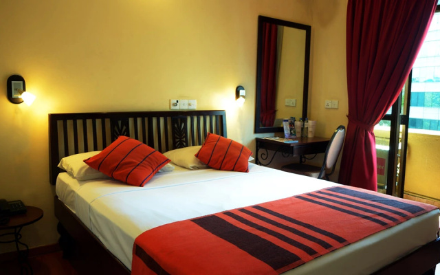 Отель OAK RAY Colombo City Hotel