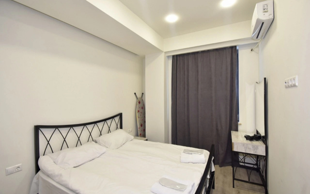 Апартаменты RentInnYerevan 16 Yeznik Koghbatsi Street