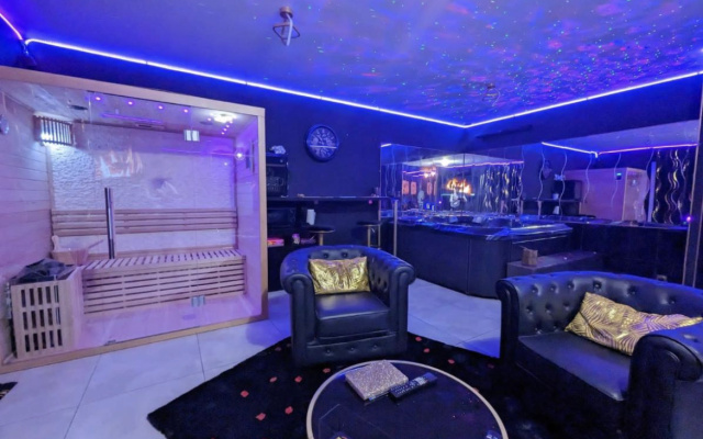 Апартаменты La Gold room