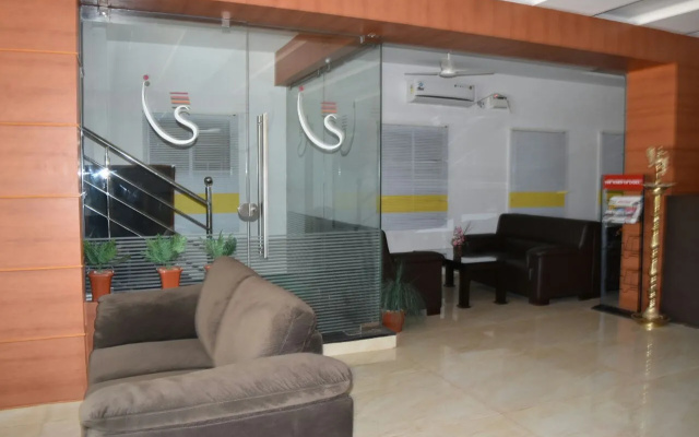 Отель Surag Residency