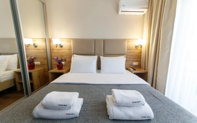 Апартаменты Red Apartments Покровский Парк Кипарис