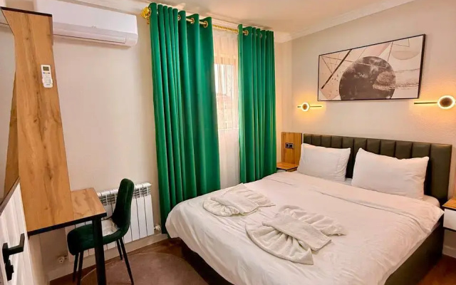 Отель Status Inn