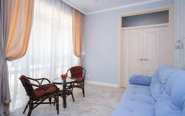 Апартаменты Red Apartments Арт Лайт Сити Апартамент Фрида