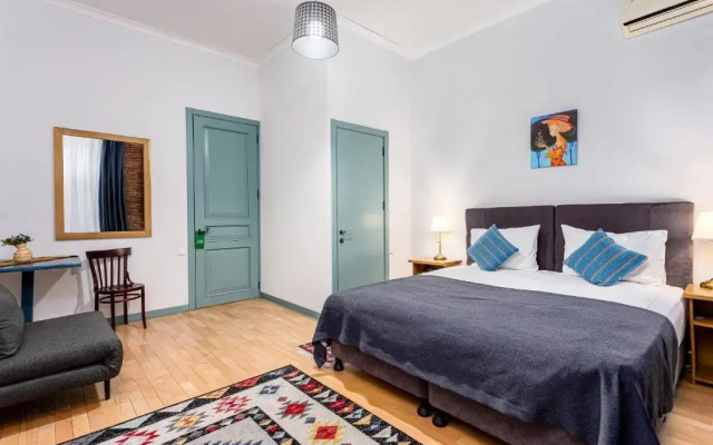 Guest rooms · Tbilisi — photo 18