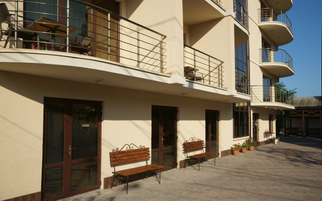 Гостиница Daria Hotel в Алуште - забронировать гостиницу Daria Hotel, цены и фото номеров Алушта вид на фасад
