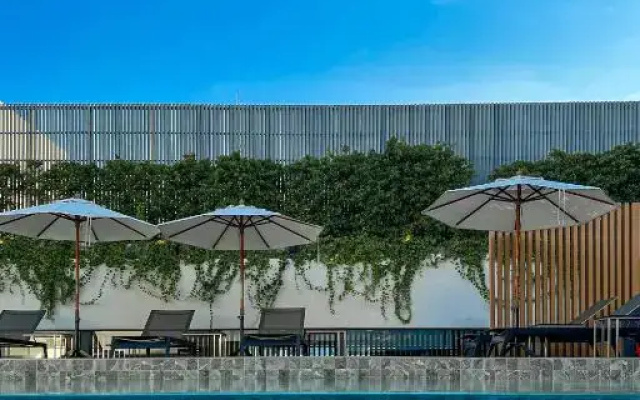 Отель Amanta Hotel & Residence Sathorn