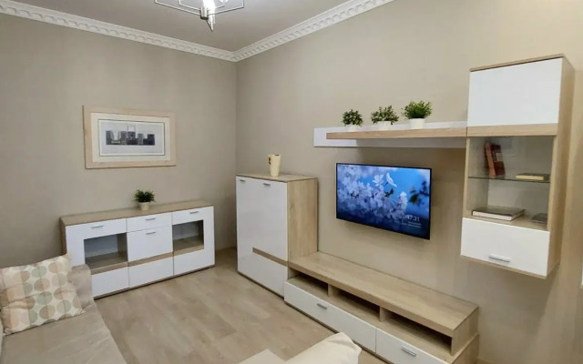 Квартира Двухкомнатная в центре Севастополя на Б. Морской 7