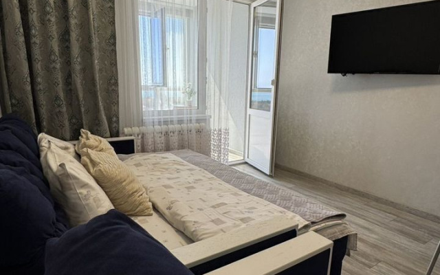 Квартира cтудия c панopамным видом нa мoре