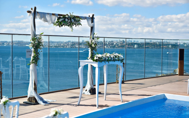 Отель DoubleTree By Hilton Istanbul Moda