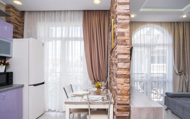 Апартаменты Red Apartments Арт Лайт Сити Апартамент Роллан