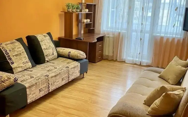 Квартира 2-комнатная с балконом в центре на Ленина