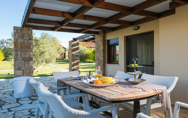 Вилла Inuit II Luxury Pool Sani