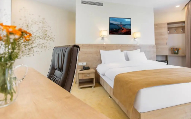 Guest rooms · Tbilisi — photo 12