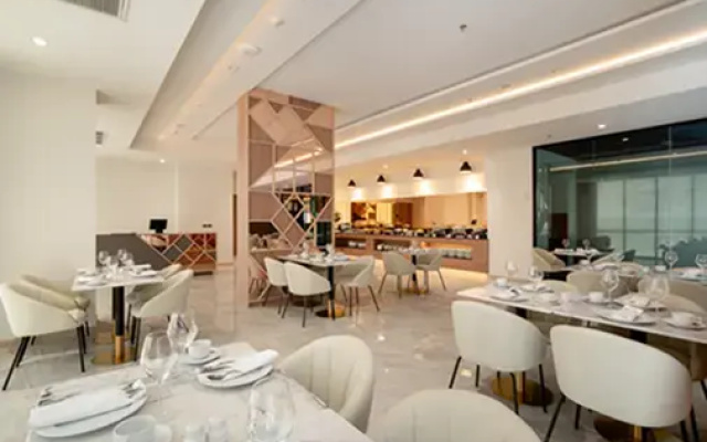 Отель Thaya Hotel Bangkok