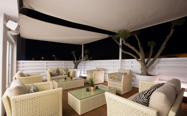 Отель Napa Suites