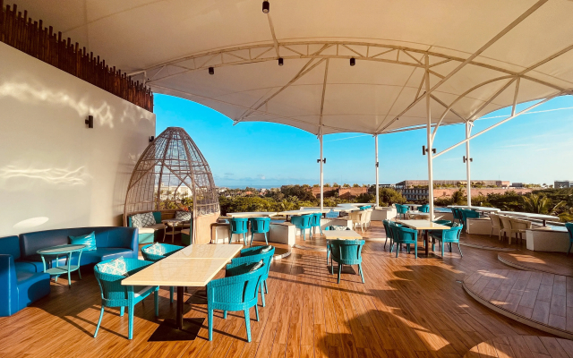 Отель de Vins Sky Hotel Seminyak