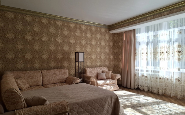Квартира с балконом на краю парка
