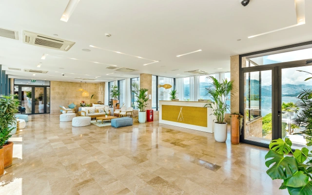 Monte Palm Beach