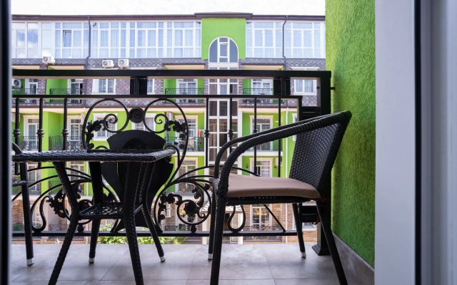 Апартаменты RED APARTMENTS Арт Лайт Сити апартамент Пикассо