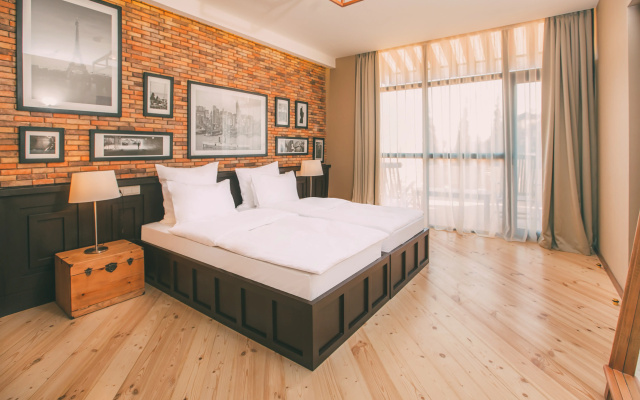 Deluxe Double room with balcony and with view (full double bed) · Kisi Hotel — photo 1