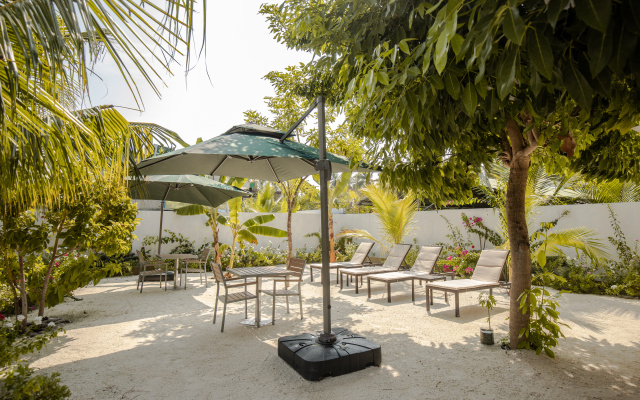 RV Thoddoo Maldives Guest house