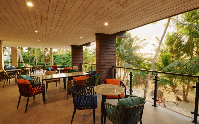 Отель Beach Hotel Dhigurah