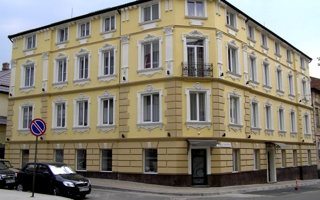 Гостиница Ирена Украина, Львов - - забронировать гостиницу Ирена, цены и фото номеров вид на фасад