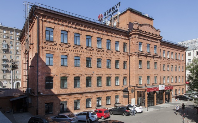 Гостиница AZIMUT Moscow Tulskaya (АЗИМУТ Москва Тульская) вид на фасад