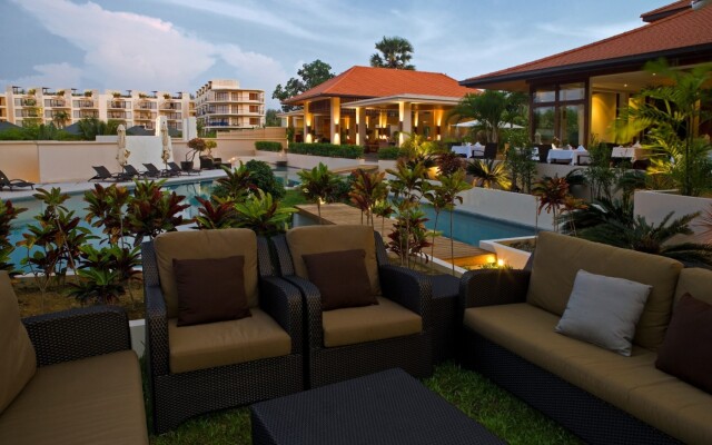 Отель Dewa Phuket Nai Yang Beach бассейн