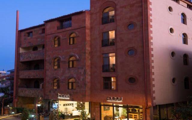 Bass Boutique Hotel вид на фасад