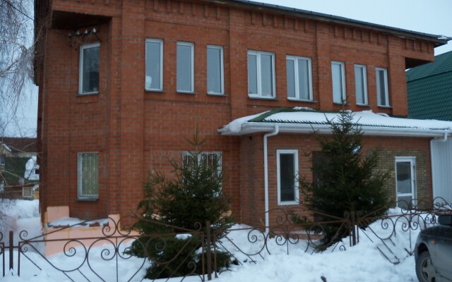Гостиница Хостел Warm corner в Оби отзывы, цены и фото номеров - забронировать гостиницу Хостел Warm corner онлайн Обь вид на фасад