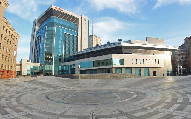 Premier Palace Hotel Kharkiv вид на фасад