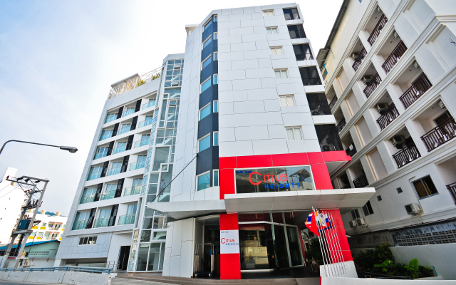 The ASHLEE Heights Patong Hotel & Suites вид на фасад