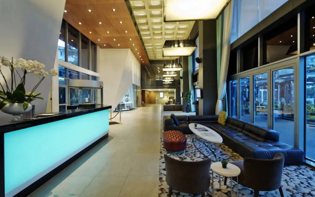 Отель DoubleTree By Hilton Istanbul Moda