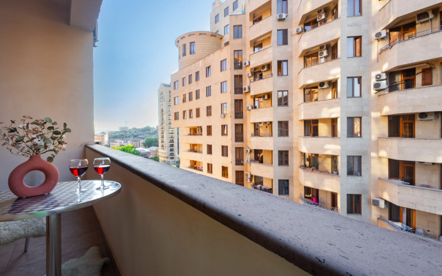 Квартира 3-комн. рядом с рестораном DIMOND, DI8210