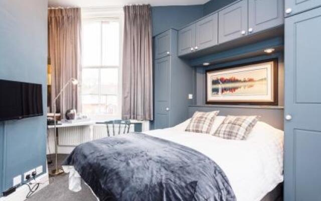 Summerfield Pub & Boutique Rooms 1