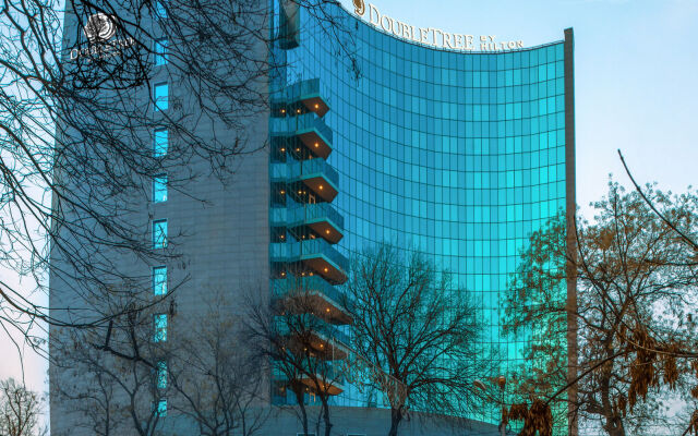 DoubleTree by Hilton Hotel Yerevan City Centre экстерьер