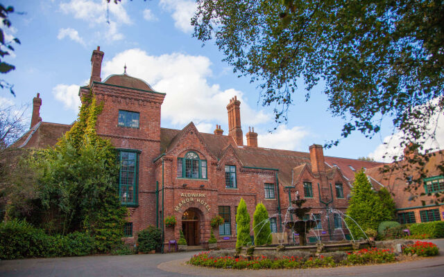 Aldwark Manor Golf & Spa Hotel вид на фасад