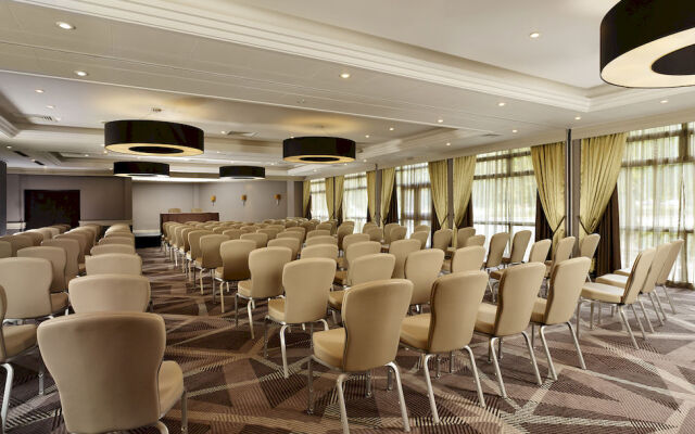 DoubleTree by Hilton London - Ealing Hotel 2