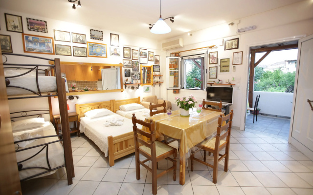 Kontaratos Studios & Apartments