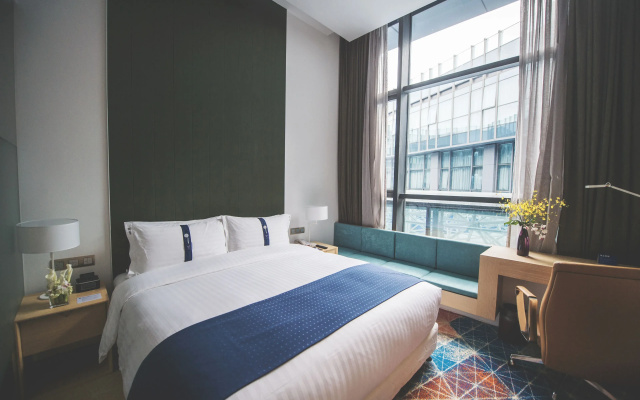 Holiday Inn Express Shanghai Songjiang Fangta by IHG