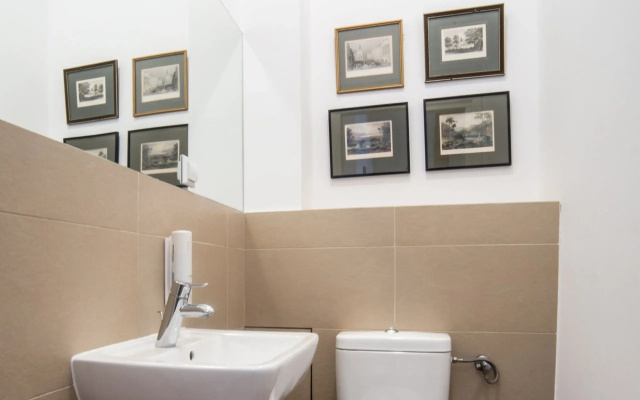 Crystal Suites Old Town