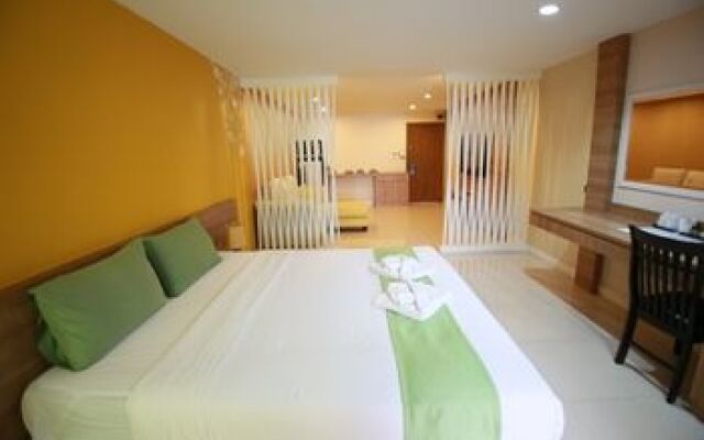 Pintree Service Apartment Pattaya 2