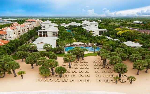 Отель Ravindra Beach Resort And Spa